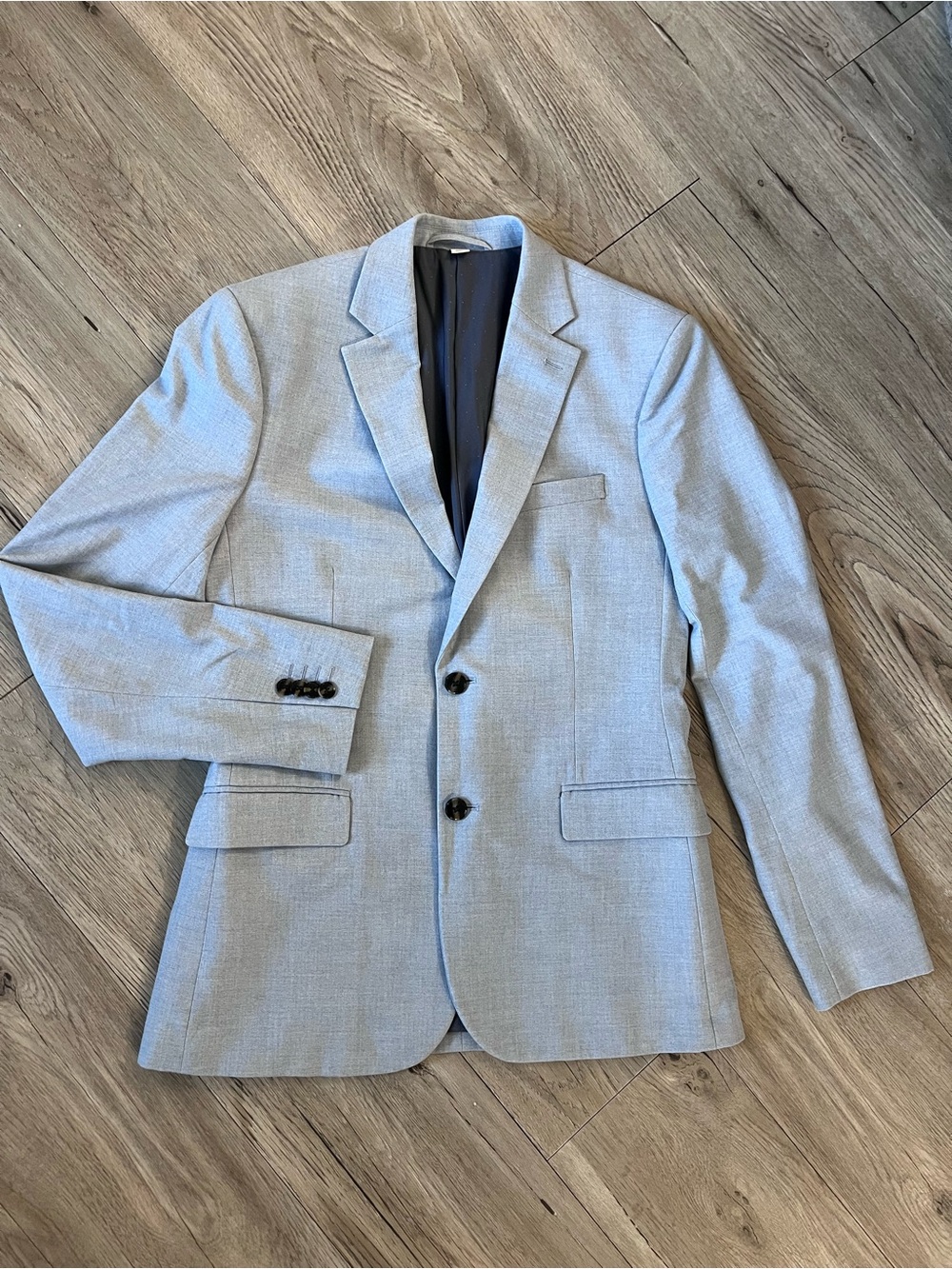 RW&CO. Light Gray/Blue Two-Piece Men's Suit - Tailored Blazer & Trousers - Picture 6 of 16